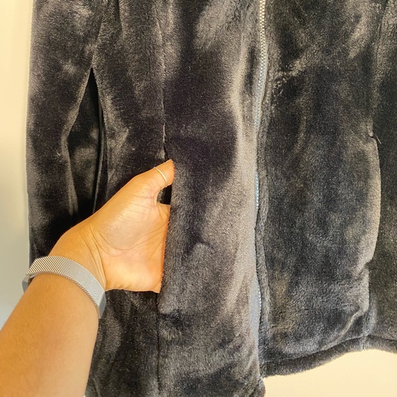 32 Heat black jacket ( Plush super soft) Size M, full zip. - Picture 2 of 5